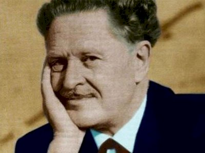 Nazım Hikmet’e Bir De Böyle Bakın