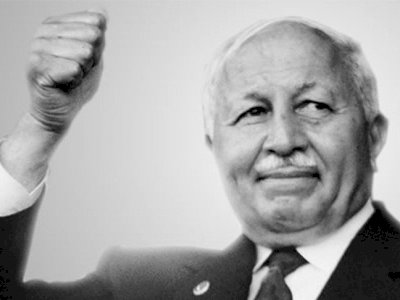 Ayak İzini Yüreklere Bırakan Lider: Erbakan